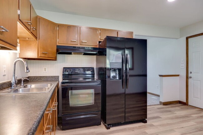 Building Photo - 366 Randy Dr