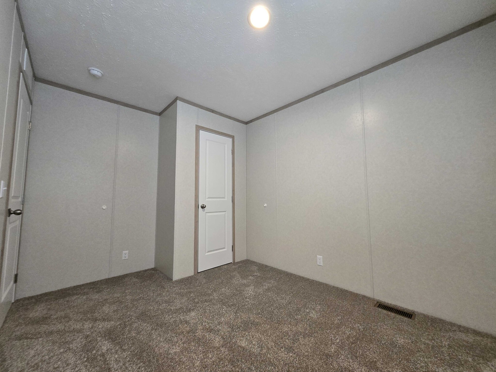 Building Photo - 52758 S Yorktown Ct