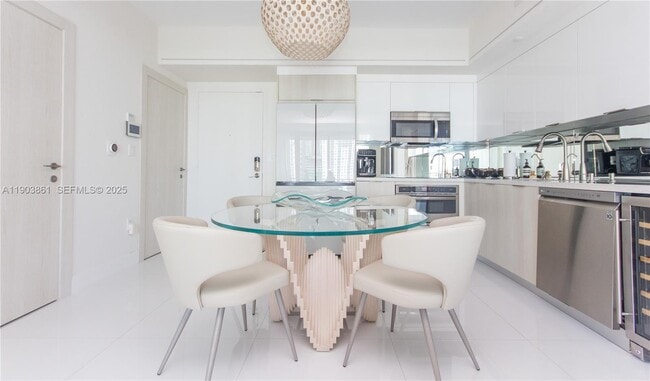 Building Photo - 92 SW 3rd St