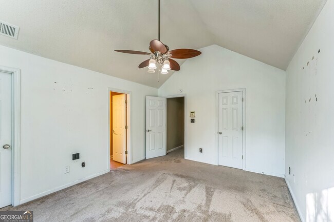 Building Photo - 2945 Highland Hill Pkwy