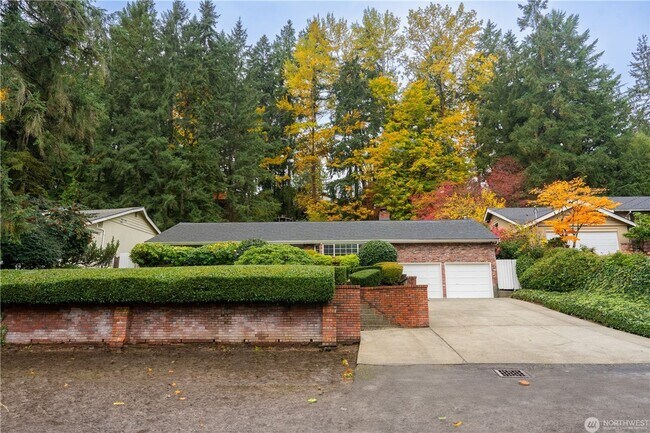 Building Photo - 3bd/2.25ba Bellevue Home