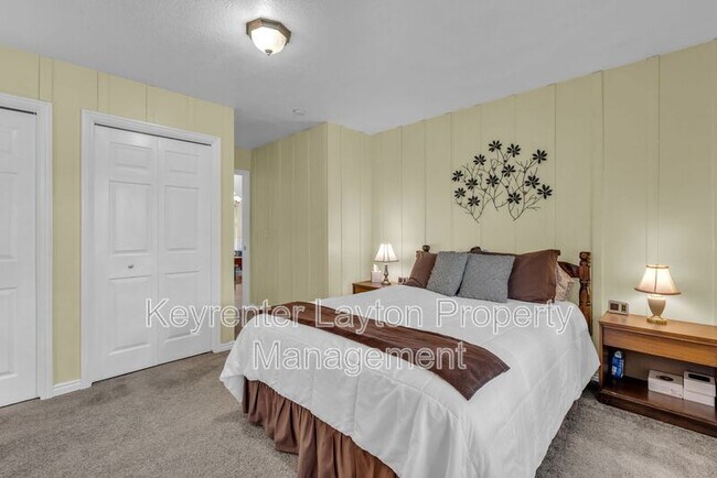 Building Photo - 2335 Summerwood Dr