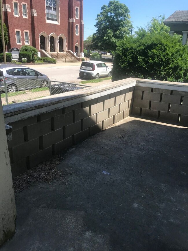 Building Photo - 1105 Tippecanoe St
