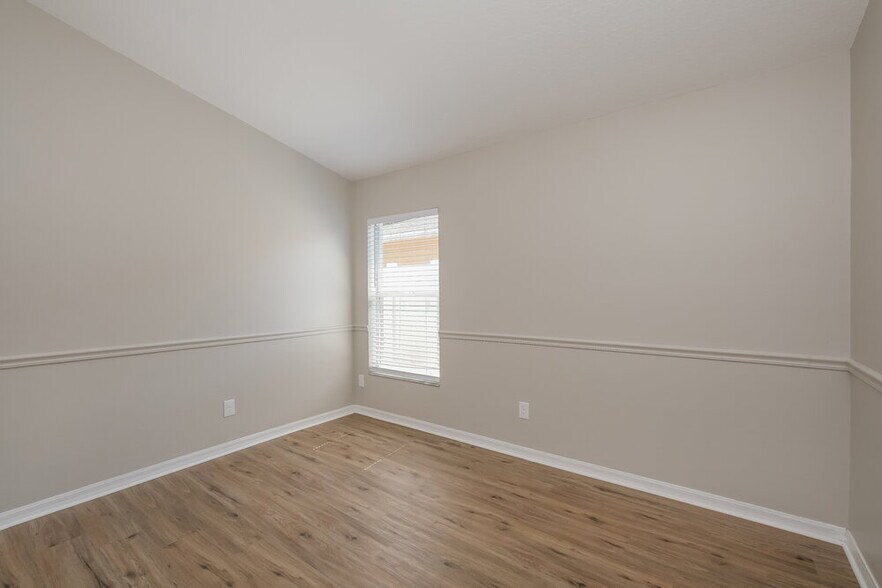 Building Photo - 8501 Quarter Horse Dr