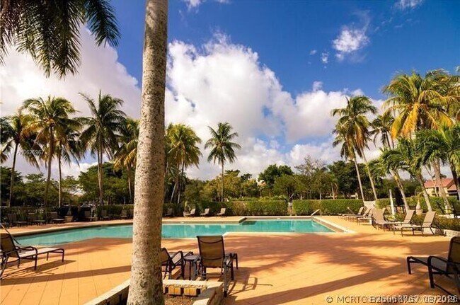 Building Photo - 741 Lyons Rd