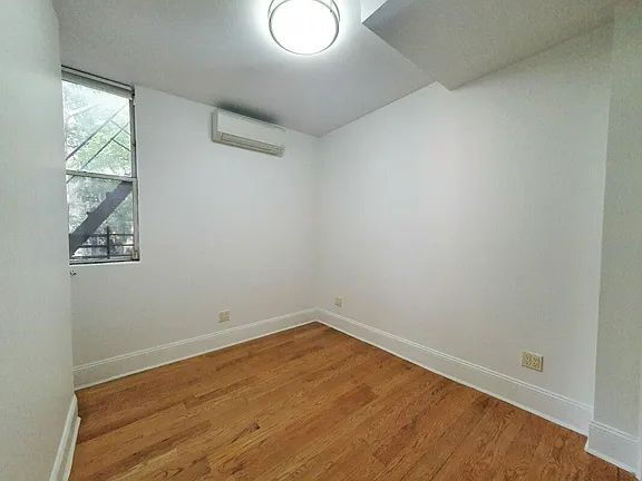 Building Photo - "Charming 2-Bedroom Gem in the Heart of Brooklyn - Your Perfect Urban Retreat!"