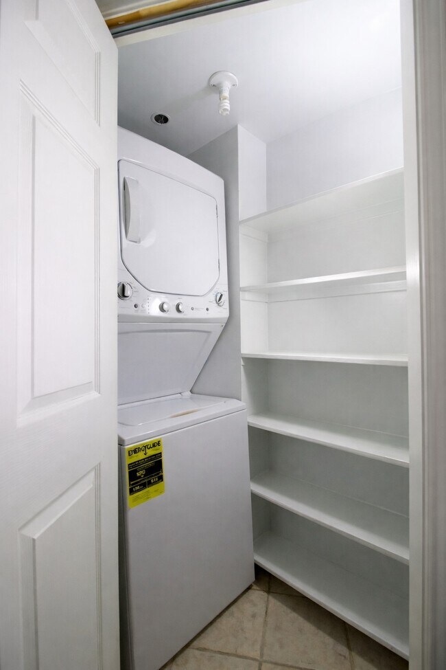 Building Photo - 3525 Sage Rd