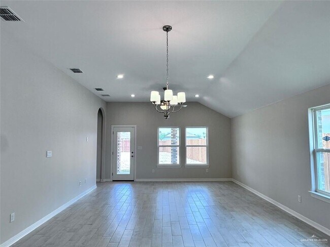Building Photo - 8329 N 35th Ln