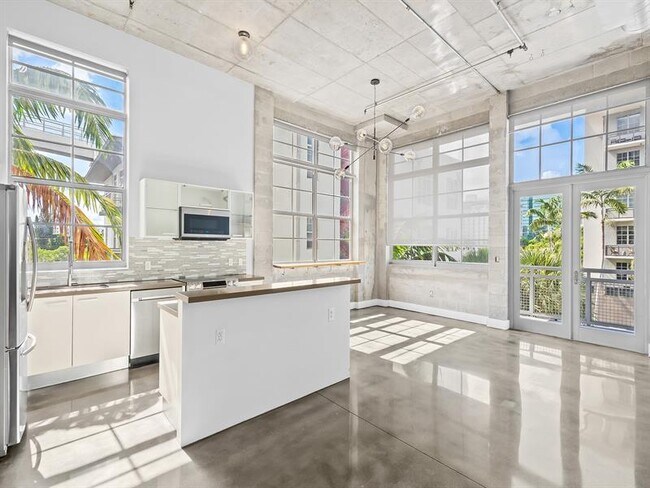 Primary Photo - 434 NW 1st Ave