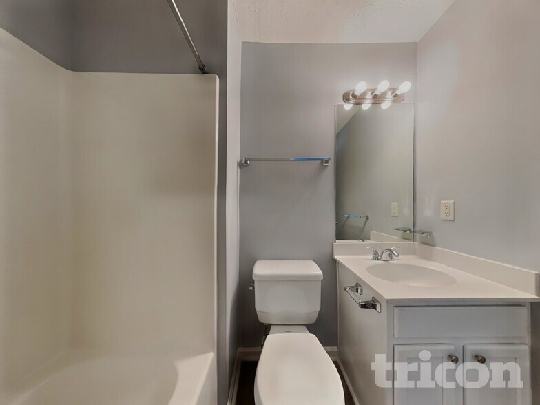 Building Photo - 129 Silver Fox Trail