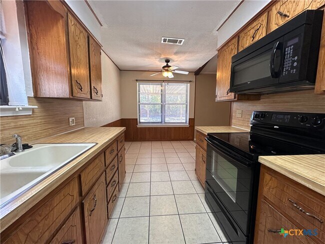 Building Photo - 1514 Arkansas Ave