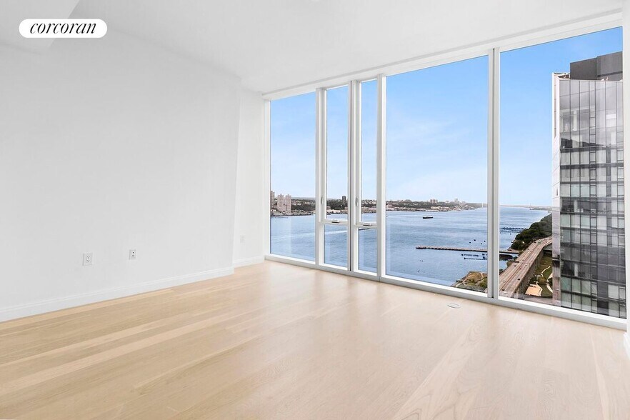 Building Photo - 10 Riverside Blvd