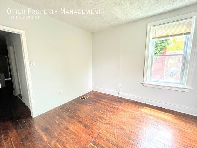 Building Photo - 1310 N 60th St