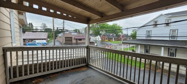 Building Photo - 3 bedroom 1 bathroom home in Brownstown/Leola