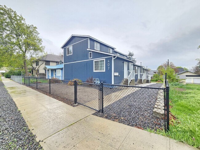 Building Photo - 407 E 8th Ave