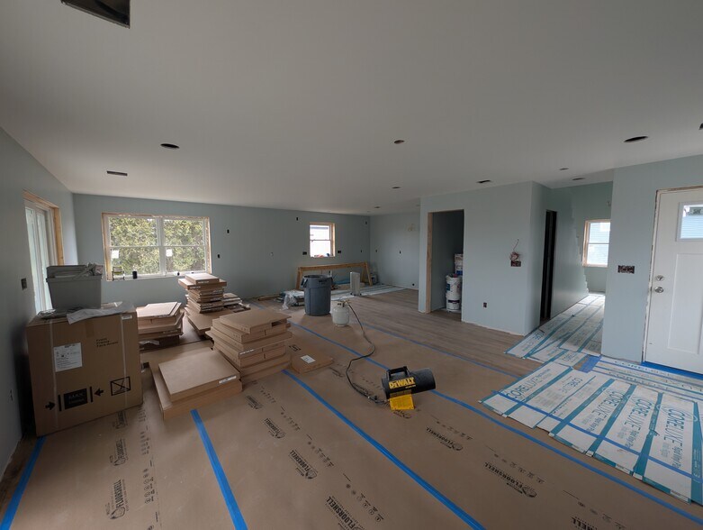 Building Photo - 132 Narrows Rd