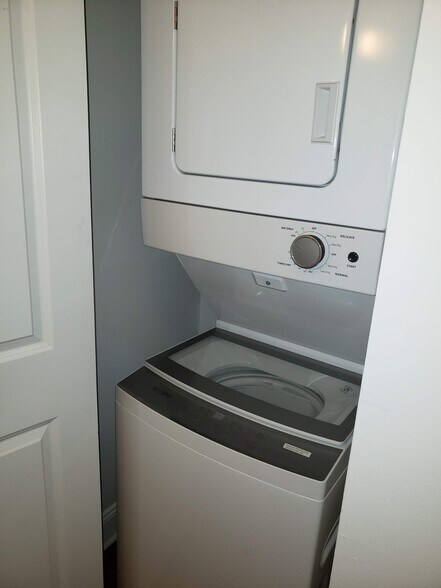 Laundry - 12 Reliance Ct
