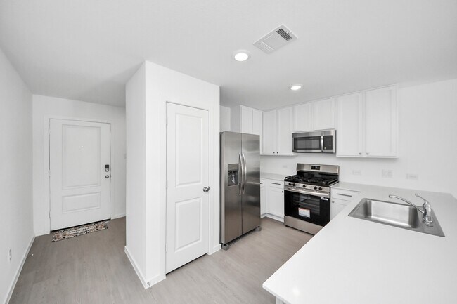 Building Photo - 3052 Dawn Sound Dr