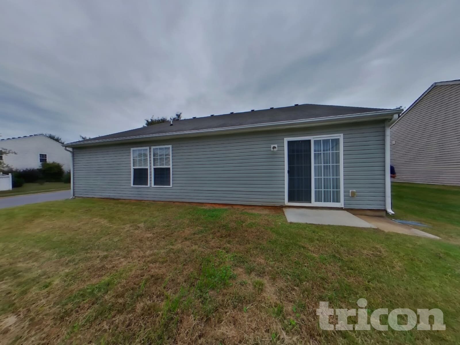 Building Photo - 3367 Pikes Peak Dr