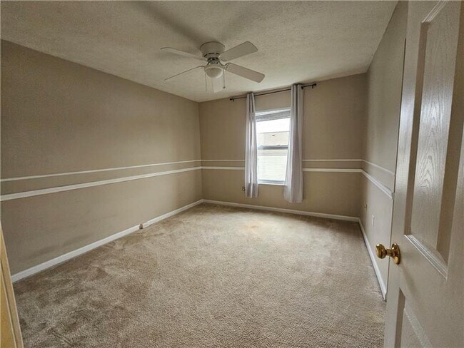 Building Photo - 518 Ten Point Ln