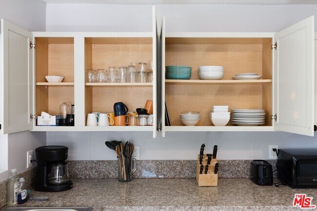 Building Photo - 6659 Amigo Ave