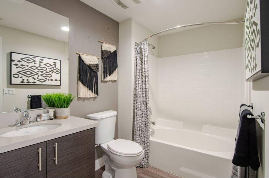 Building Photo - 8725 Ariva Ct