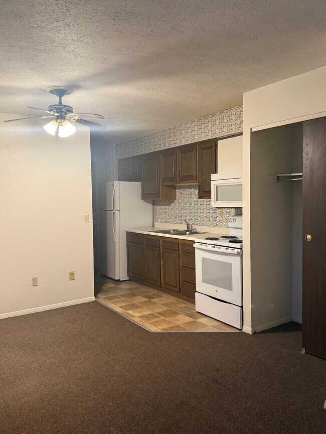 Building Photo - Benner Street Apartments