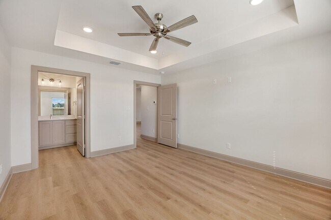 Building Photo - 3190 Dogwood Pk Blvd