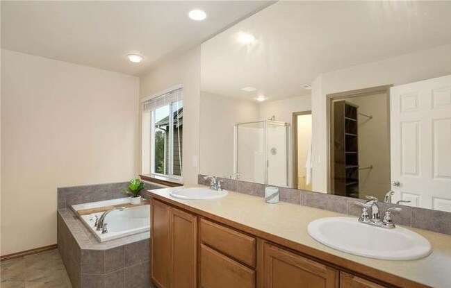 Master Bath - 22923 41st Drive Southeast