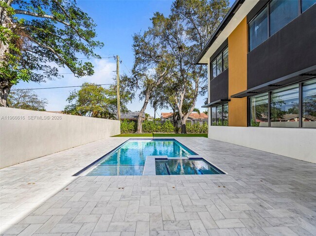 Building Photo - 17902 SW 149th Ct