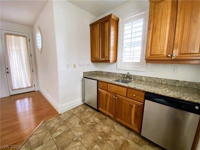 Building Photo - 158 Crooked Putter Dr