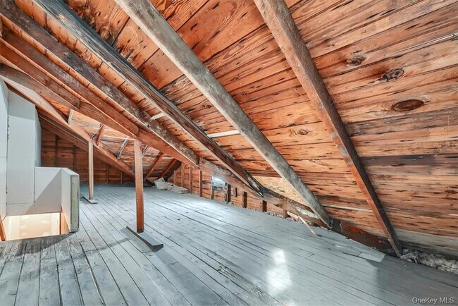 Building Photo - 67 Watkins Ave