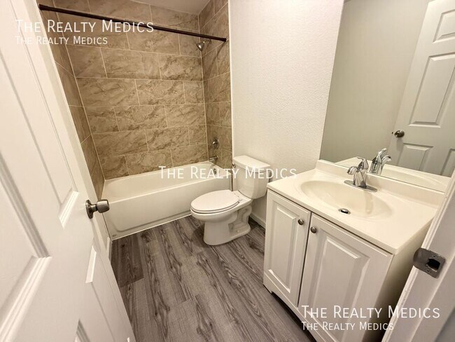 Building Photo - 15137 SW 61st Ct