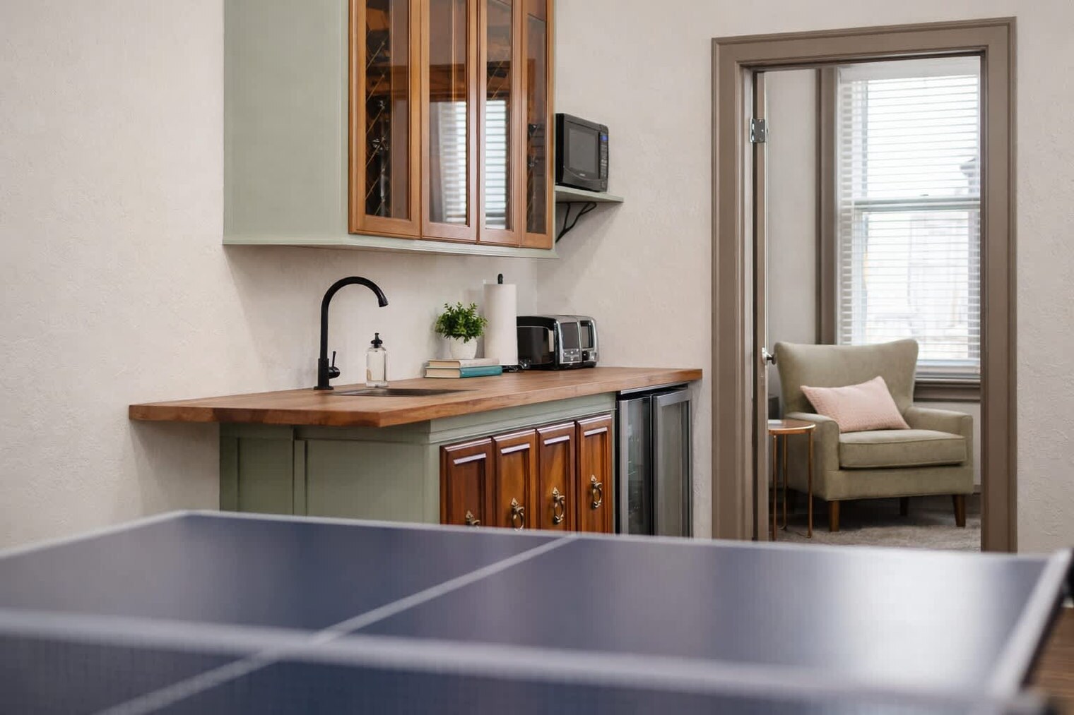 Building Photo - 101 Algoma Blvd