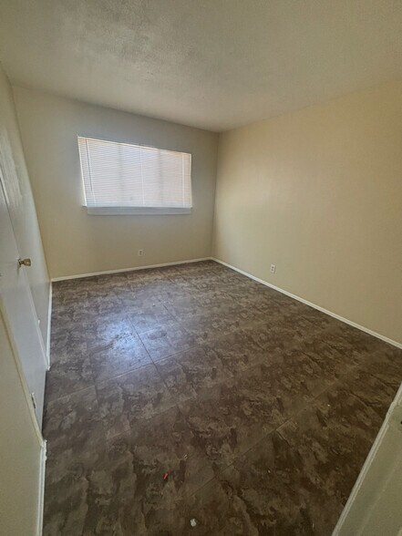 Building Photo - 5229 Mountain View Dr