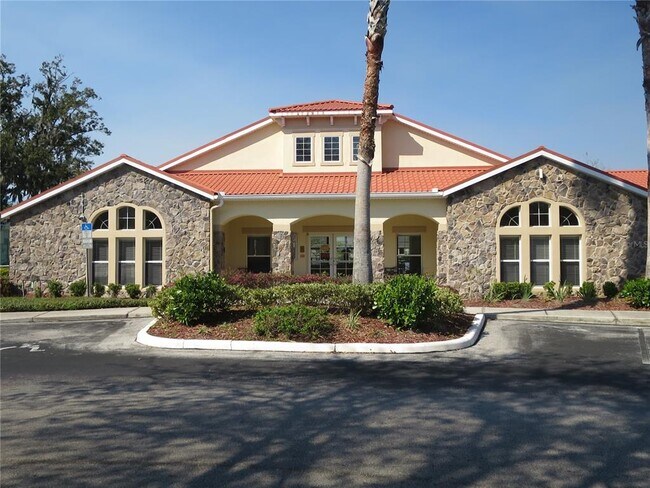 Building Photo - 2806 Club Cortile Cir