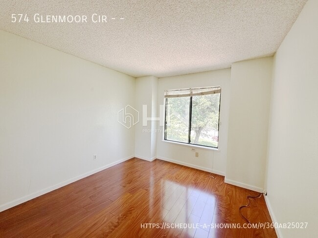 Building Photo - 574 Glenmoor Cir