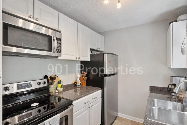 Building Photo - 499 Lytle St