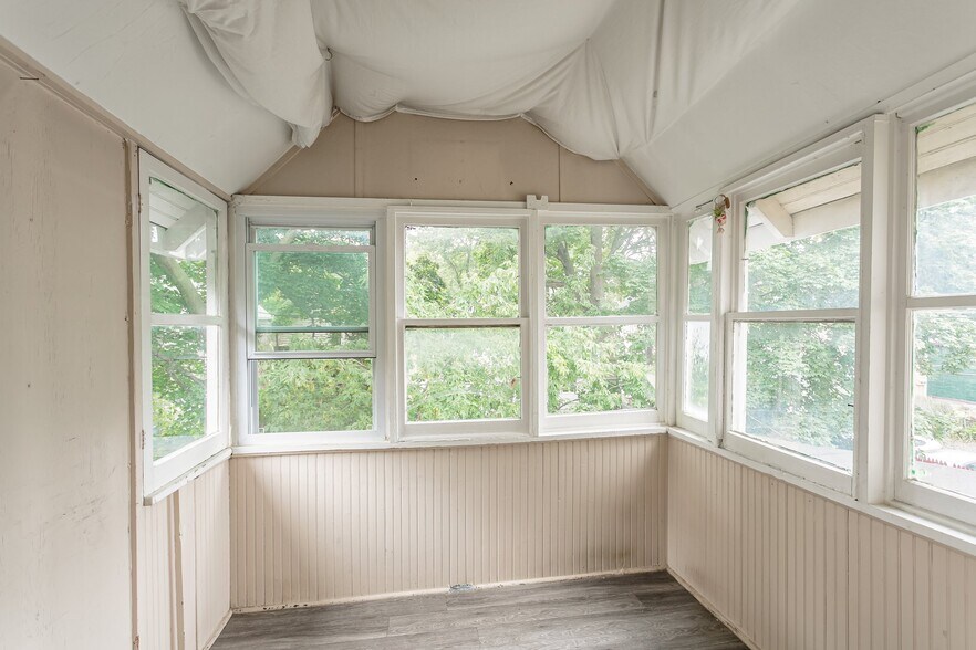 Building Photo - 4 Carroll Pl