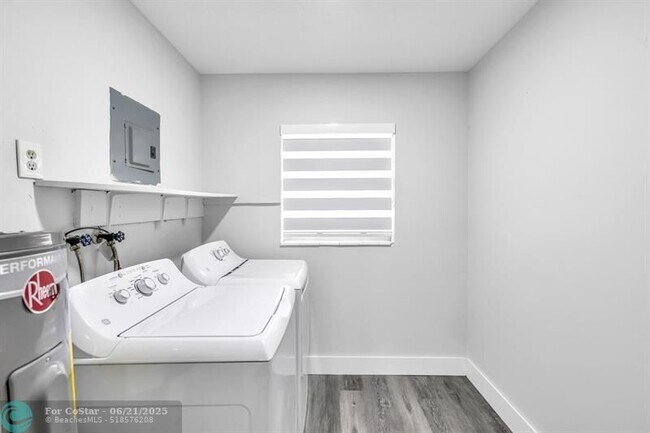 Building Photo - 1351 NW 54th Ave