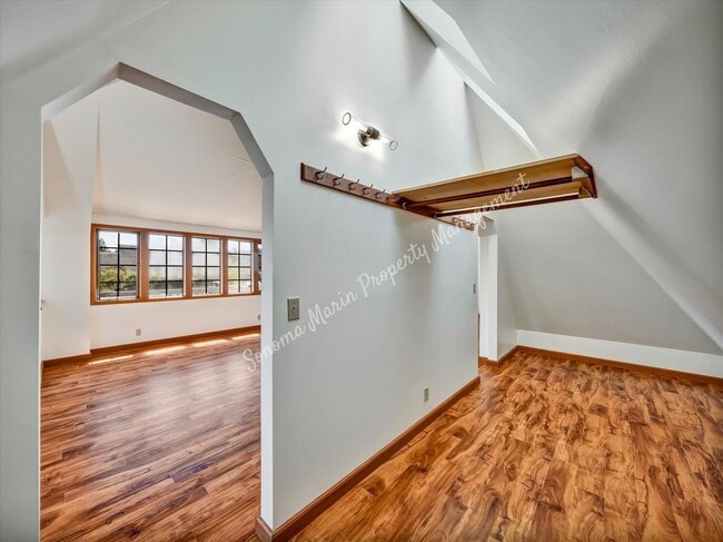Building Photo - 81 Elm Ave