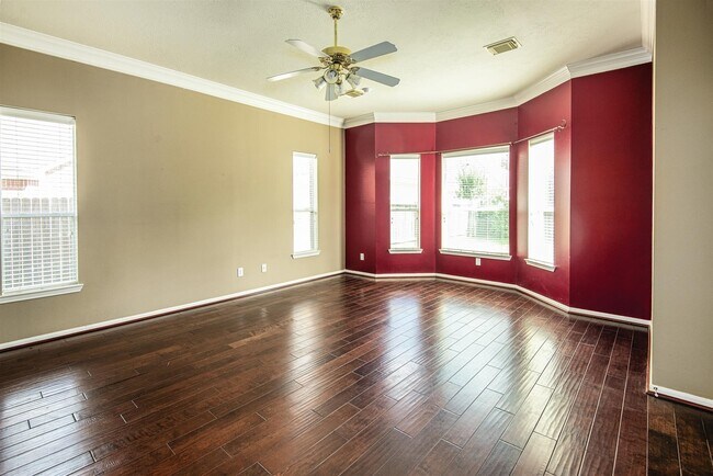 Building Photo - 6219 Surfside Ln