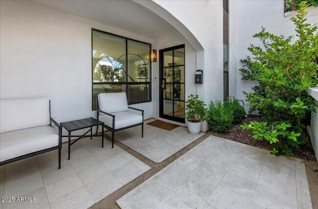 Building Photo - 4843 N 72nd Way