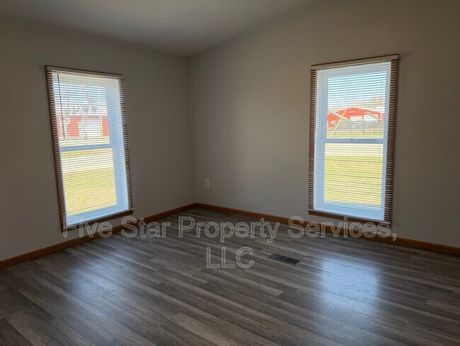 Building Photo - 101 S Kennedy Ave