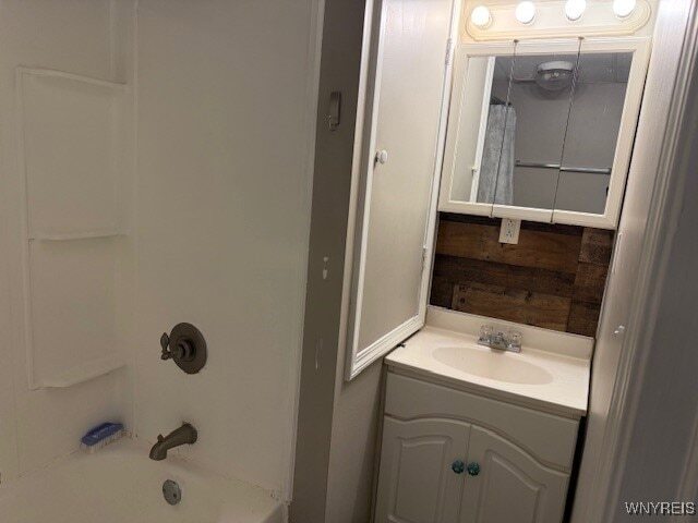 Building Photo - 4444 Main St