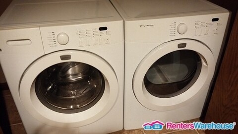 Building Photo - 207 N 6th St