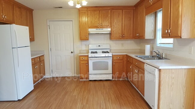 Building Photo - 737 Erin Dr