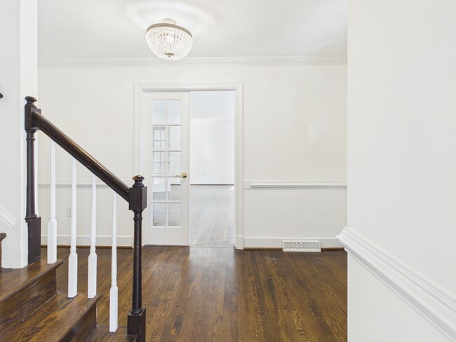 Building Photo - 1602 Harborough Rd