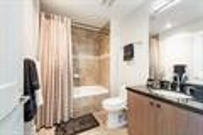 Building Photo - Beautiful Condo at Electra!