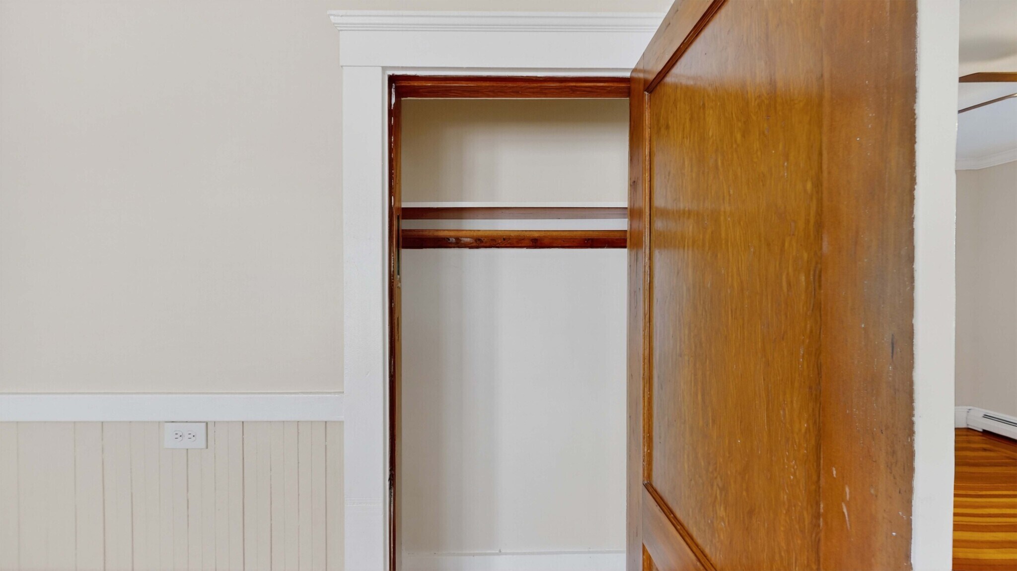 Building Photo - 8 Ropes St